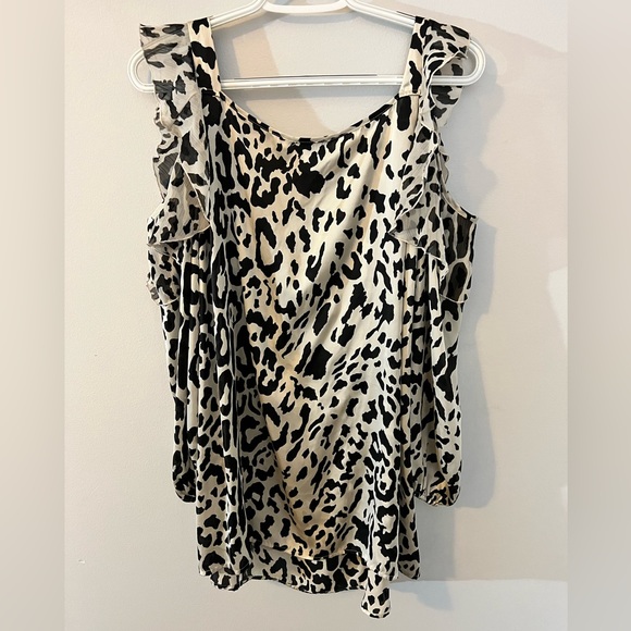 Hot in Hollywood top size 1X - Picture 6 of 7